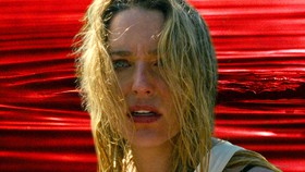 Jessica Rothe in River.