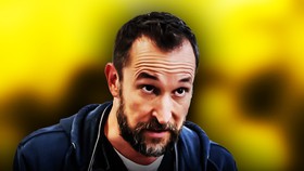 Noah Wyle as Robby in The Pitt.