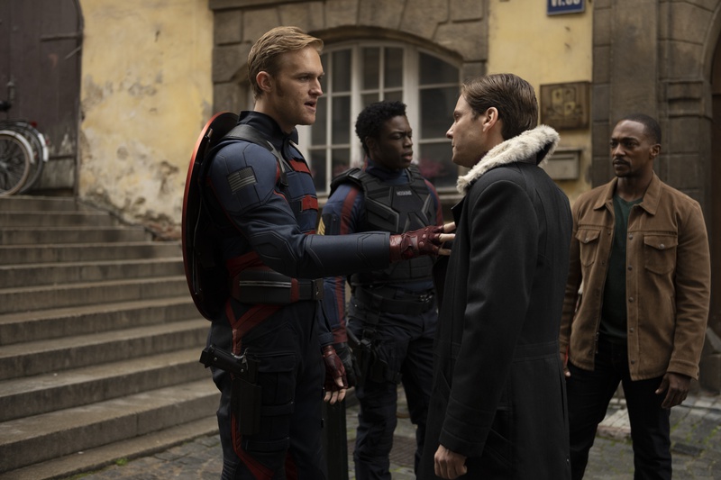 Walker confronts Zemo with Hoskins and Sam in the background.